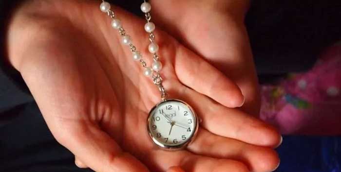 How-to-do-psychometry-holding-a-watch